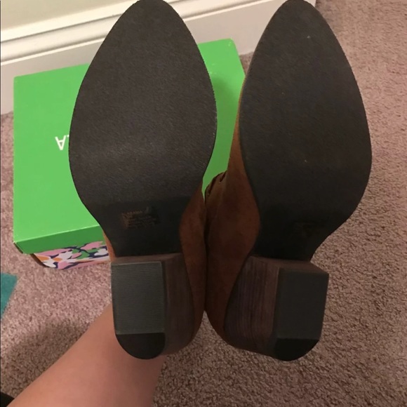 BRAND NEW MATISSE BOOTIES! - Picture 3 of 4